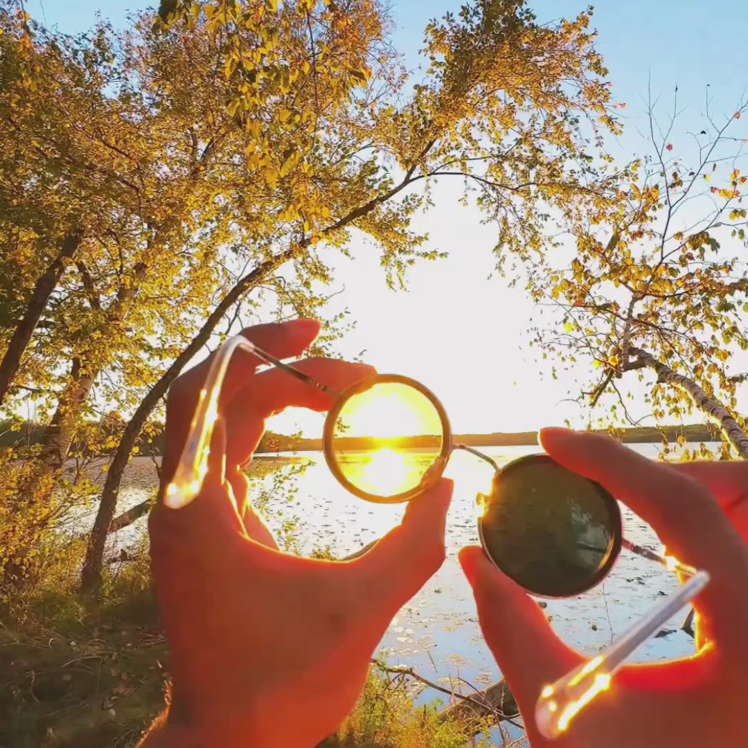 Carica il video: 